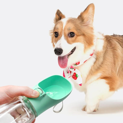 Pfotenschluck™ – Die Originale Schweizer Hundetrinkflasche
